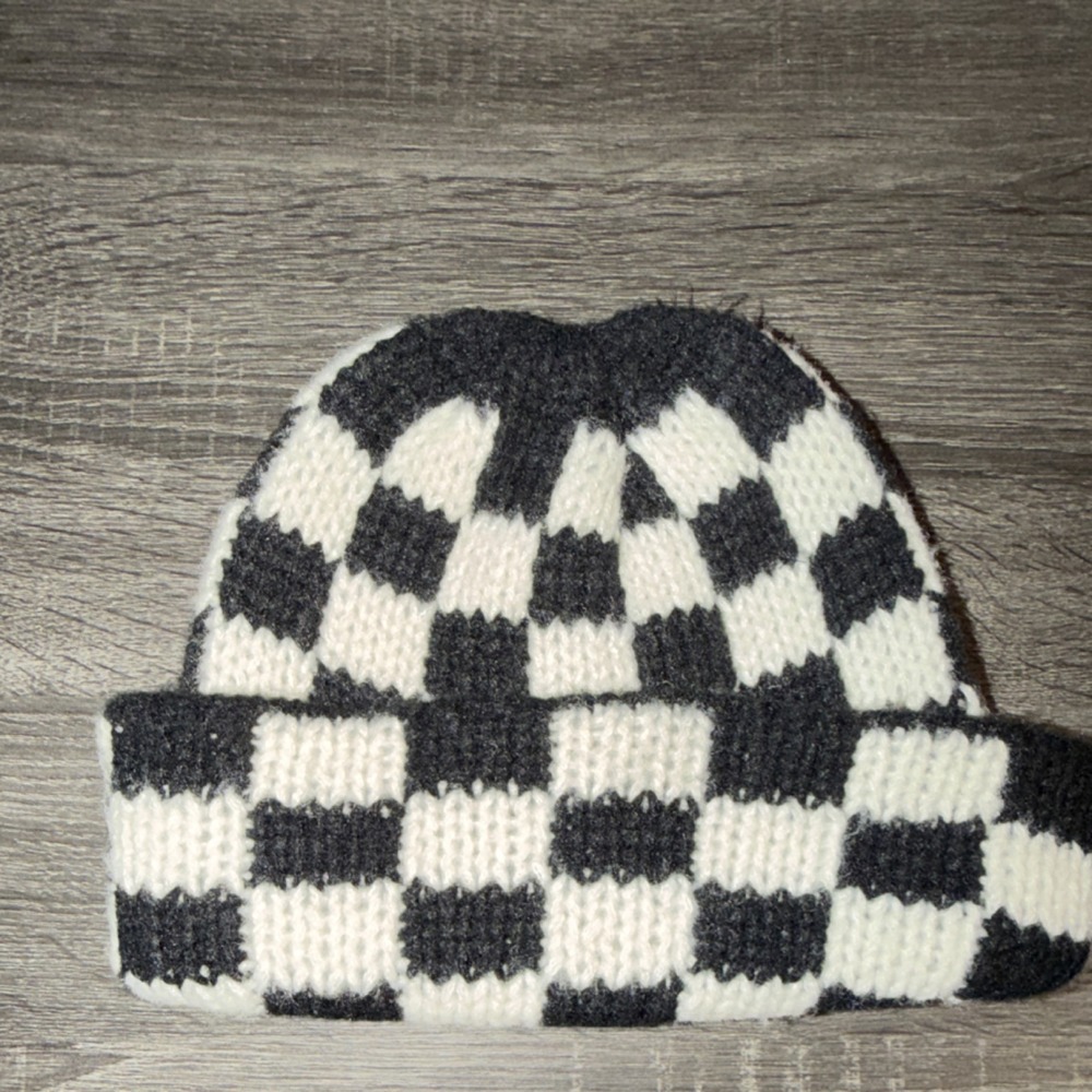 Black & White Check Knit Beanie Hat, Cap, Acrylic, One Size, Unisex Adults
